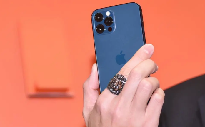 赤峰苹果手机维修分享iPhone12系列重启方法教程 
